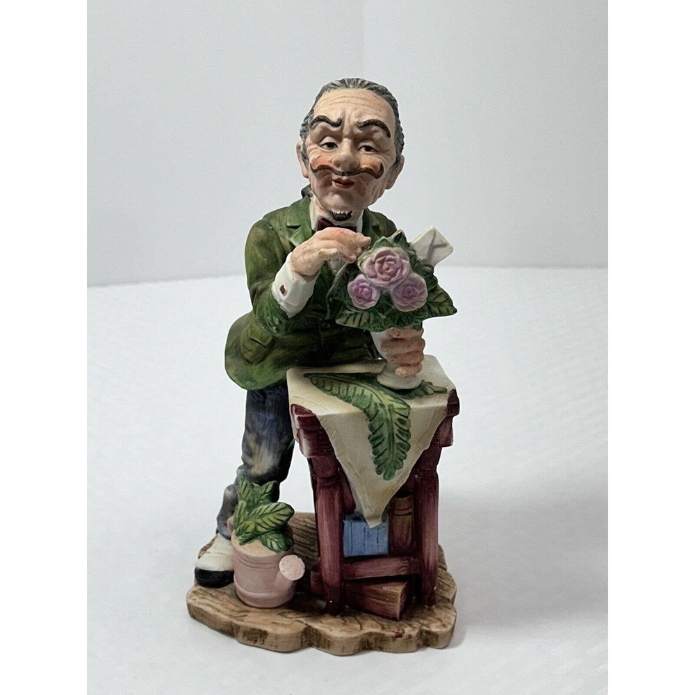 Rare Vintage Lefton The Florist Man Figurine Holding Flowers 1950's Made Japan‎